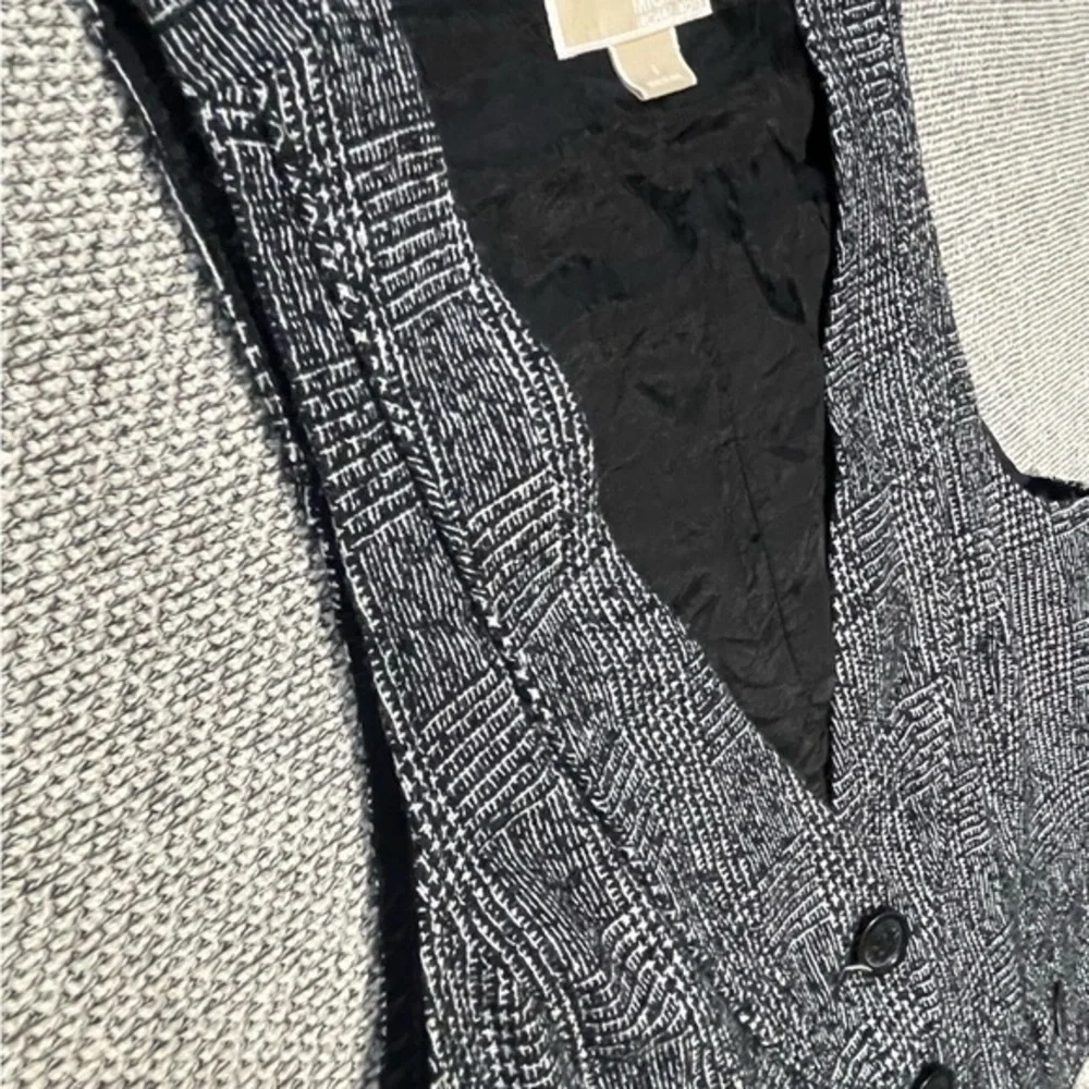 Michael Kors Women's Size 8 Black Tweed Lined Fitted Acrylic Blend Button - Picture 4 of 16